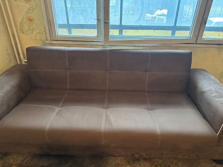 Разтегателен диван