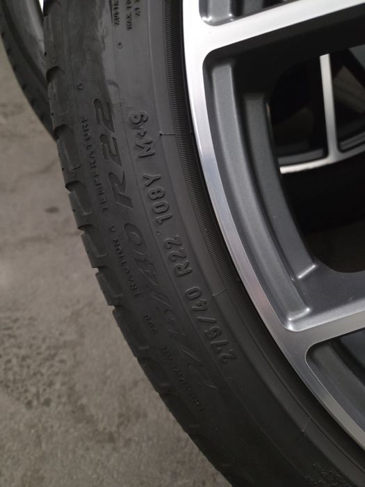 Гуми 275/40/r22.