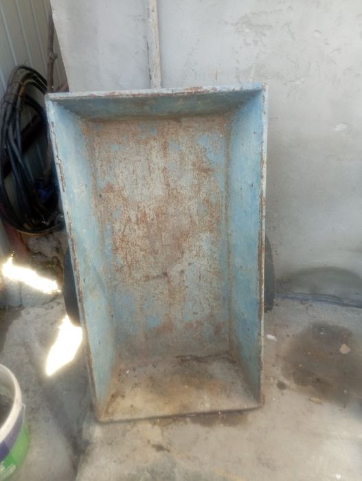 Cărucior de fier