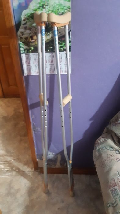 Продается костыли  б/у.
.
