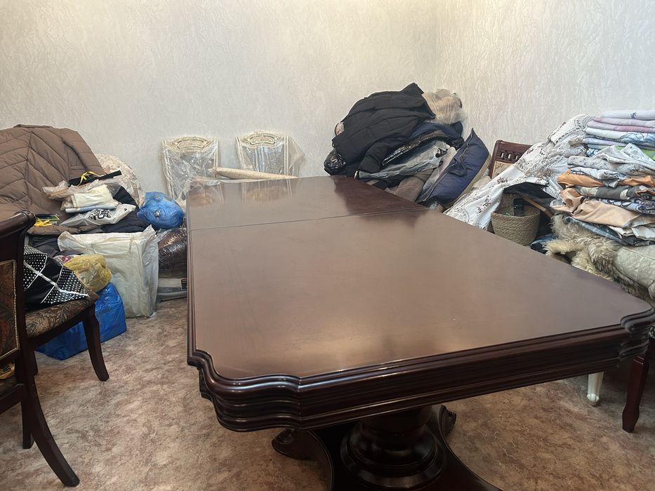 Продаю большой стол