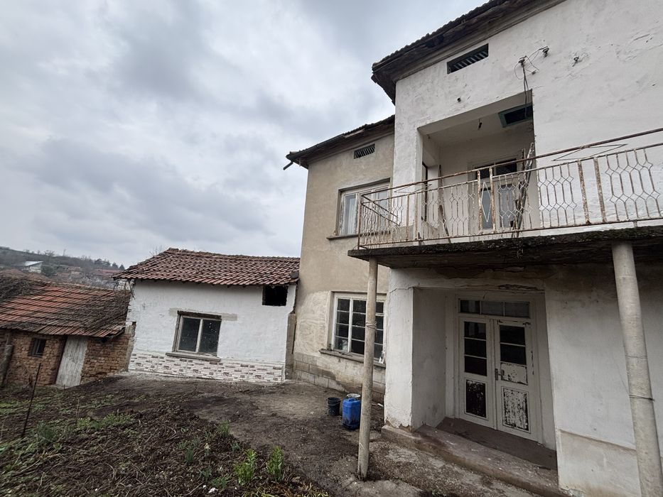Продава се Къща в с. Писарово, Област Плевен - 220 кв.м за 37 €/кв.м - Снимка #1