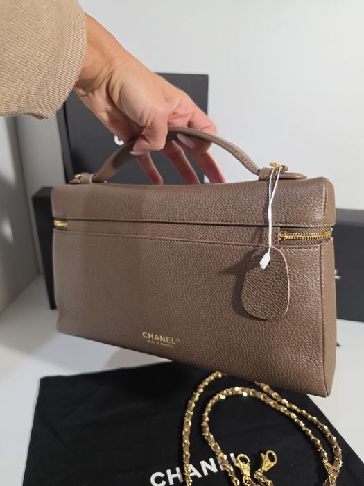 Налична чанта Chanel Lunch Box 26c