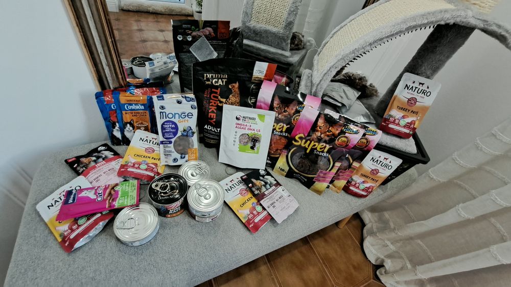 Accesorii Hrana Pisica' Pret Lotul Intreg ( foto