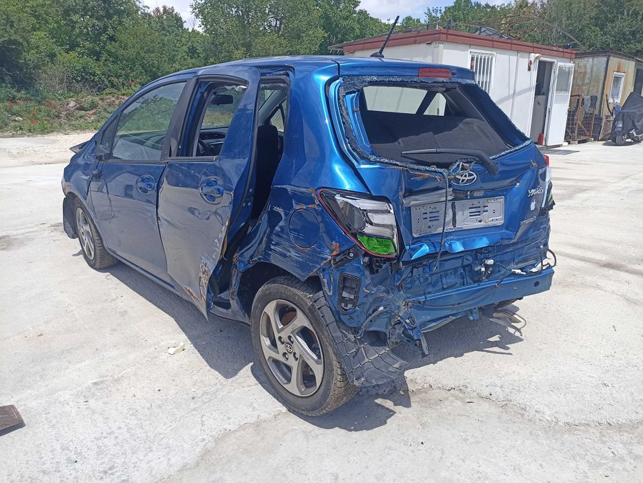 Тойота Ярис хибрид / Toyota Yaris  HYBRID  2016г. P13 - на части