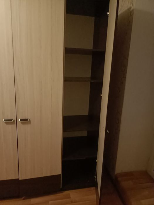 Продам хороший шкаф