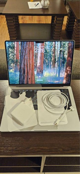Macbook pro m2 pro 16GB 512GB