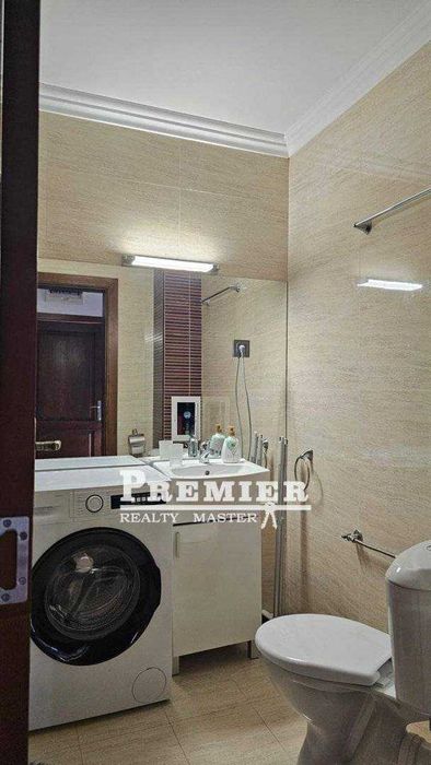 Продава се красиво студио апартамент с гледка към басейна в Свети Влас