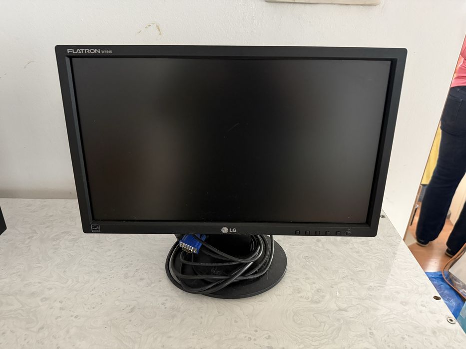 Monitor LG / Philips 14” cu DVI si VGA – funcțional