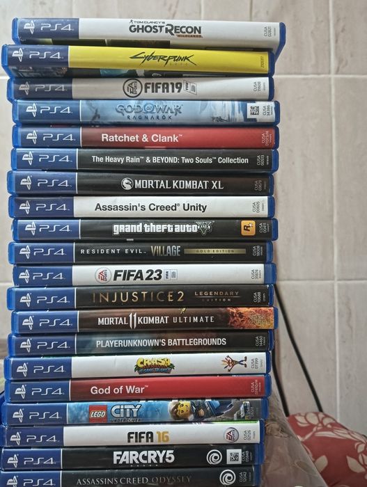 Vând jocuri PS4-ps5+consolă retro cu 1000 de jocuri