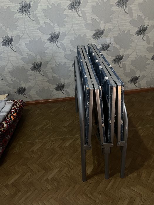 Продажа железная  кровать раскладная б/у