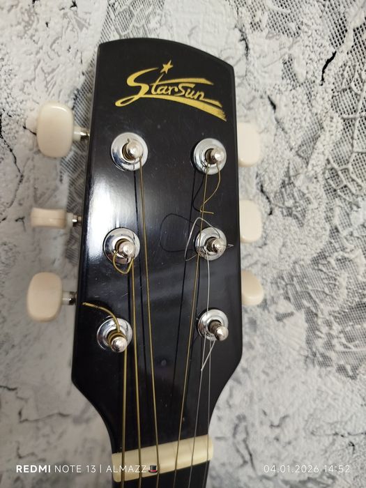 Продам гитару(акустика)