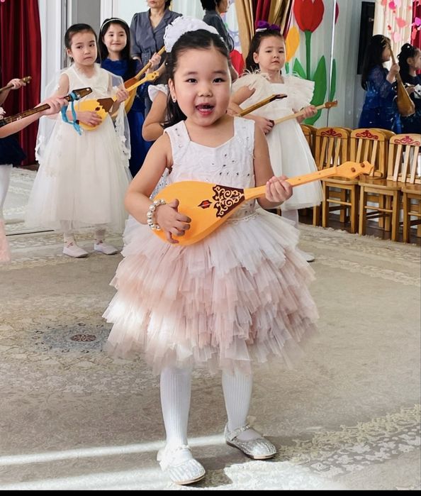 Нарядное платье для девочки