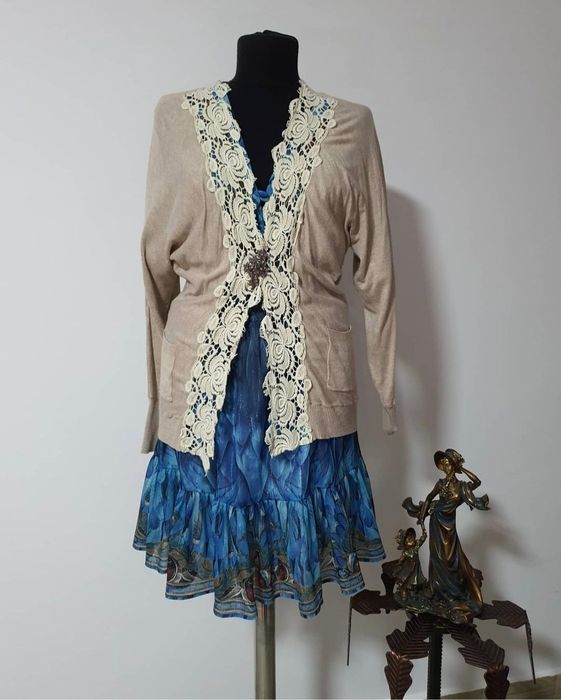 Cardigan/capa pentru rochii, fuste, pantaloni, blugi;