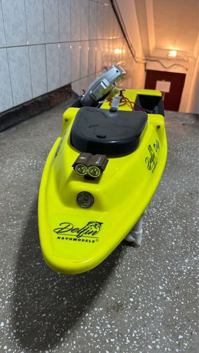 Navomodel delfin pescuit