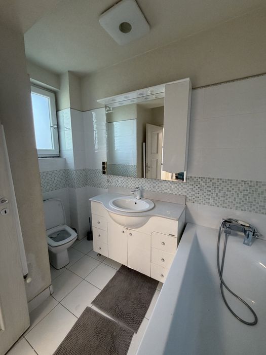 Apartament cu 3camere Floresti strada Eroilor