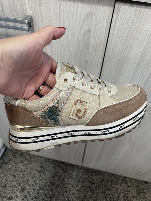 Liu jo сникърси бежово с блясък