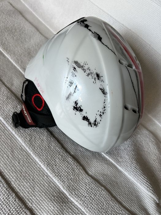 Детска каска за ски и туризъм