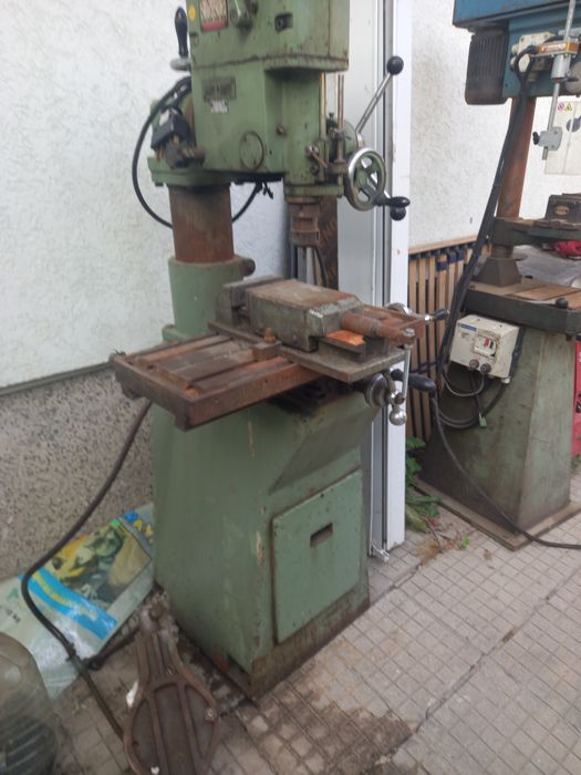 Колонна Бормашина или фреза