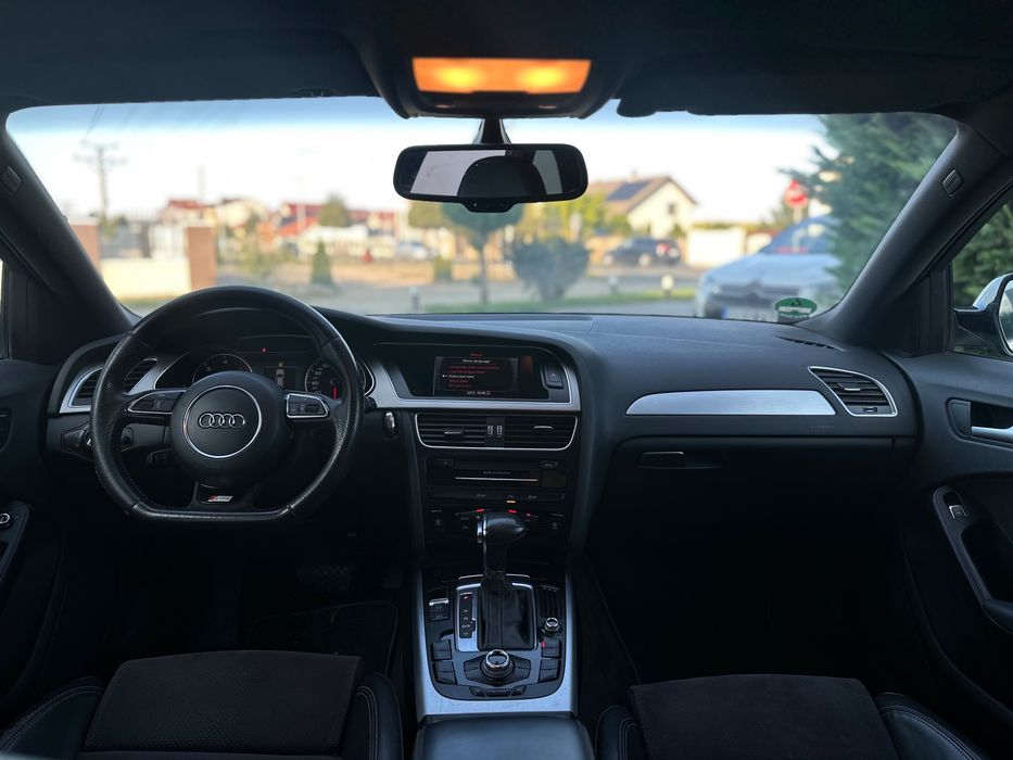 Audi A4 2.0 TDI 177cp S-line