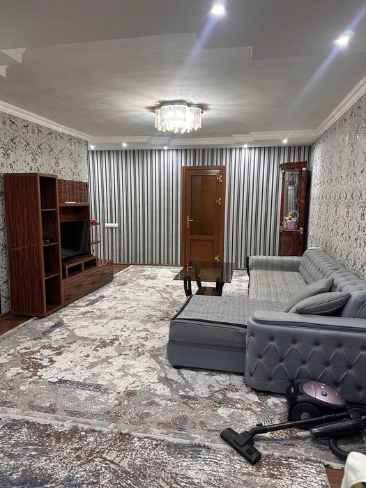 Сдается 2 комнатная квартира на Новомосковком