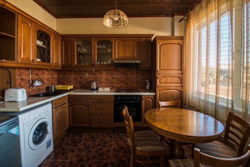 Дава се под наем Четиристаен апартамент в Варна, Операта - 110 кв.м за 999.6 € - Снимка #3