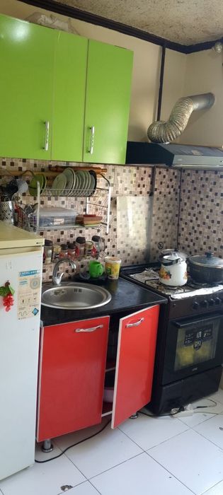 Vagzal park oldiga kvartira bor oilaga yoki studentlarga beriladi.