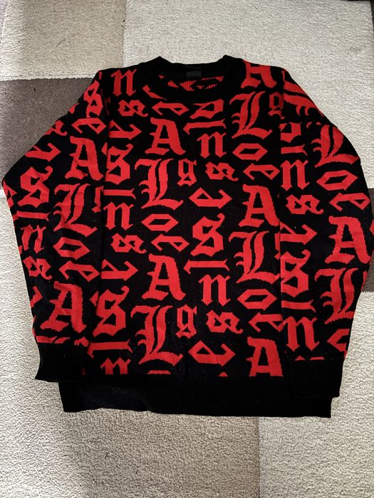 Свитер черно-красный