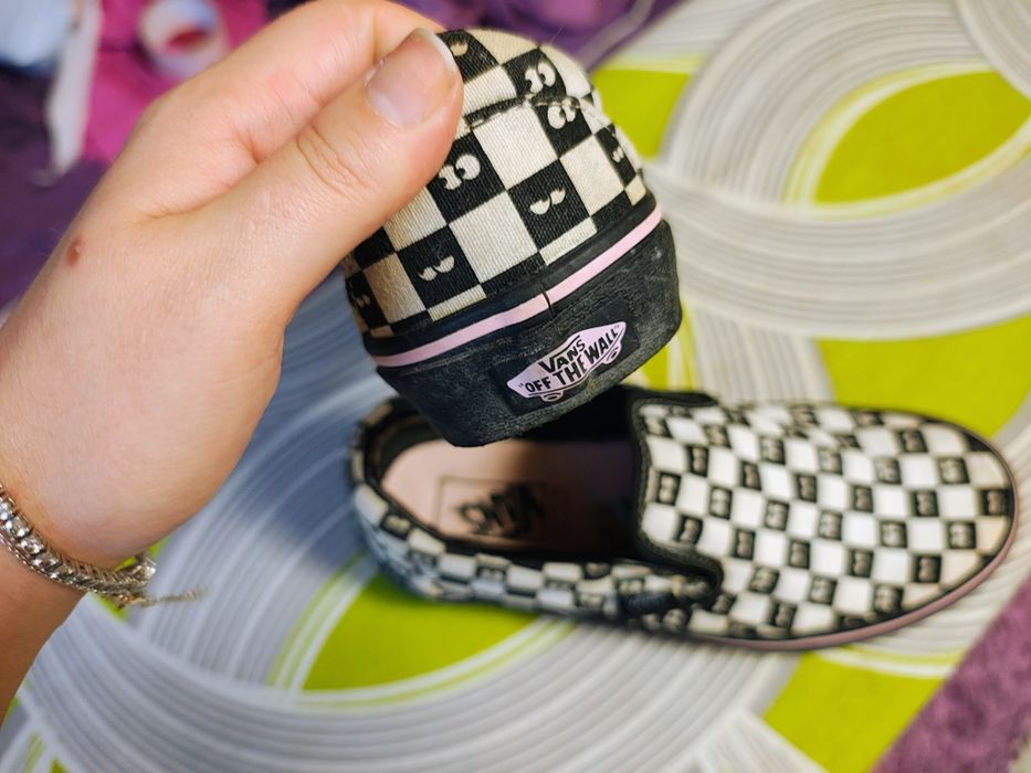 Papuci Vans model Checkerboard slip-on mărime 37, 23,5