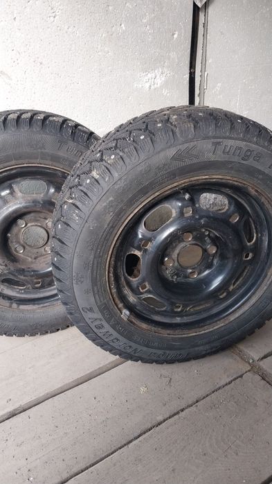 Продам диски с  резиной на 14