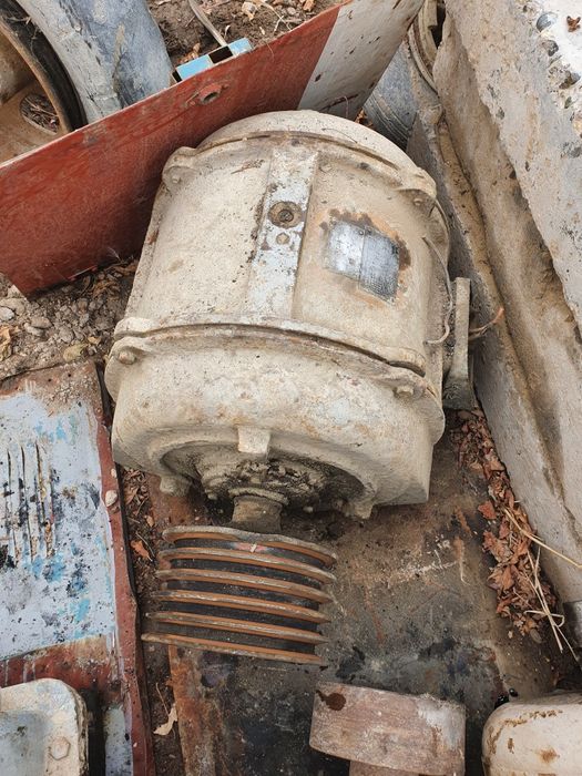 Kran elektromotorlar va dinam sotiladi