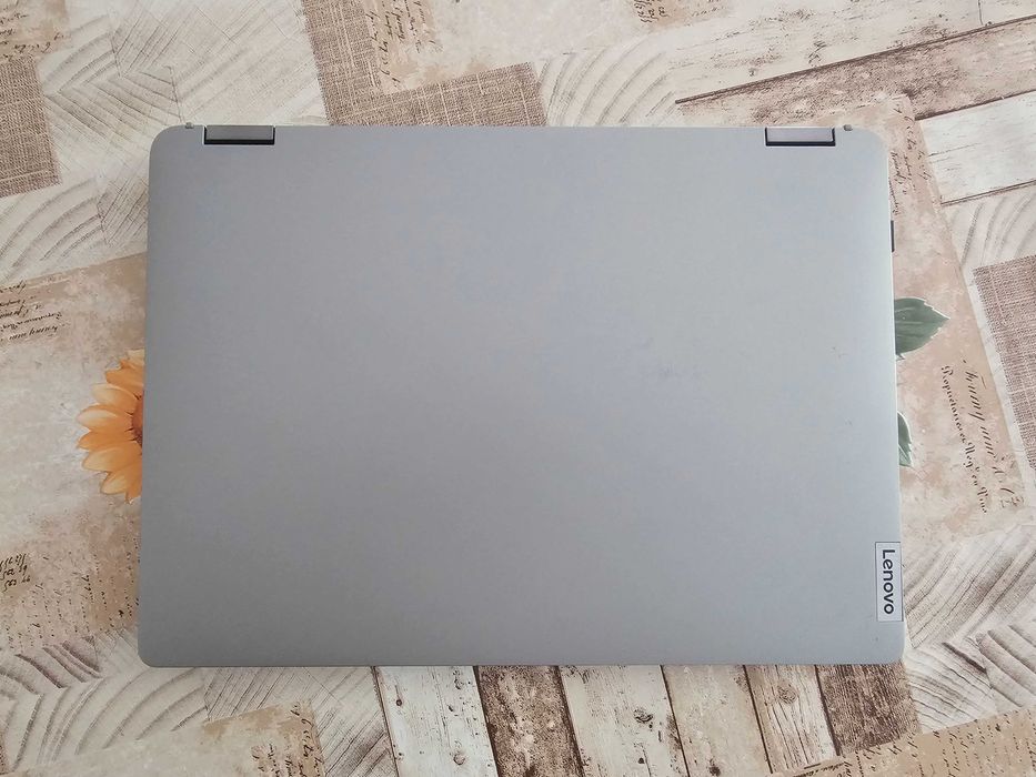 Lenovo IdeaPad Flex 5 Ryzen 7 7730U / 16GB / 512GB Touchscreen