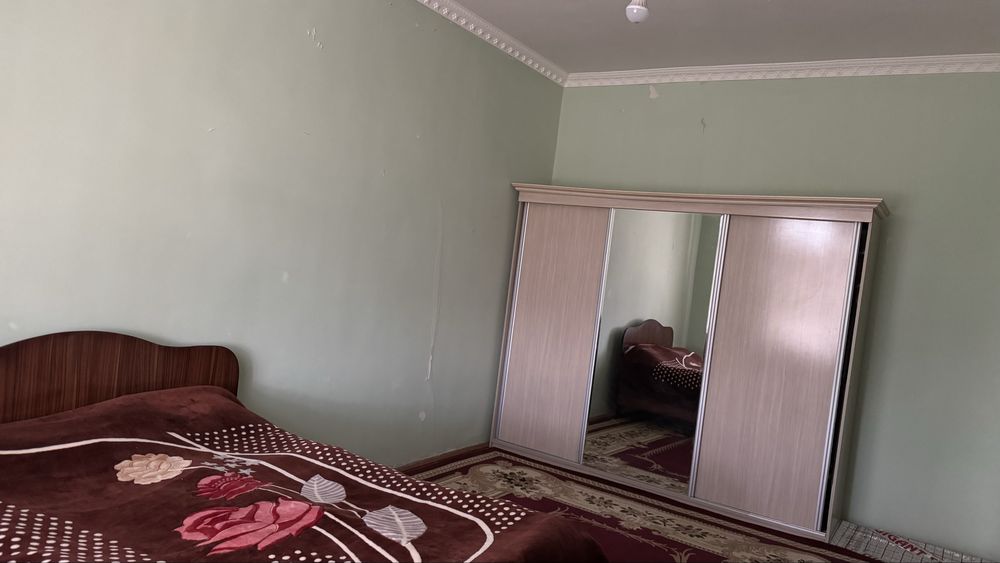 Жомбойда коттедж сотилади