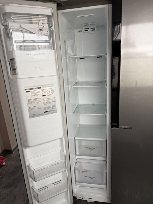 Хладилник LG  двукрилен