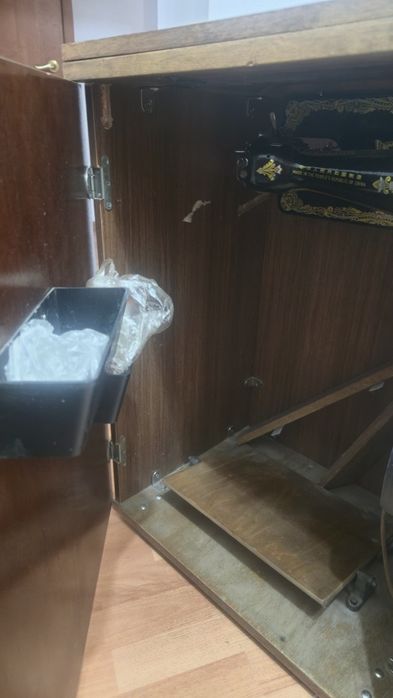 Швейная машинка (СССР) Цена 5000