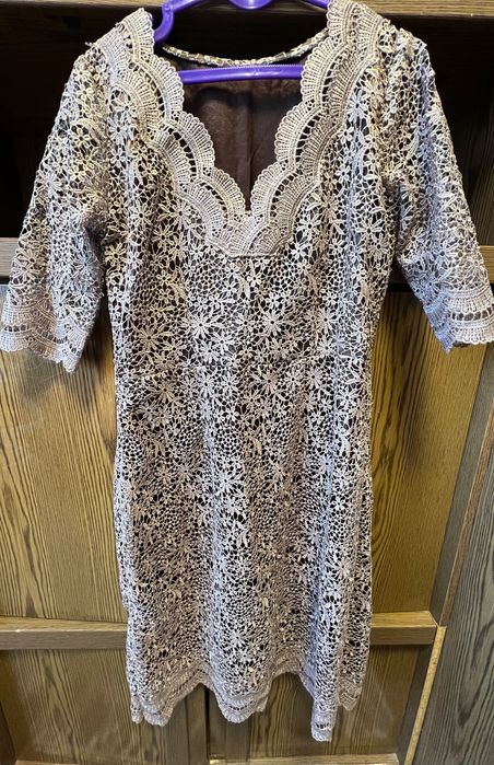 Платье кружевное в хорошем состоянии