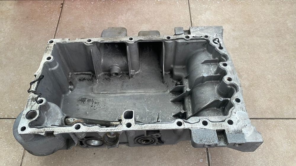 Baie de ulei motor 2.0 Volvo XC70 V70 31401925
