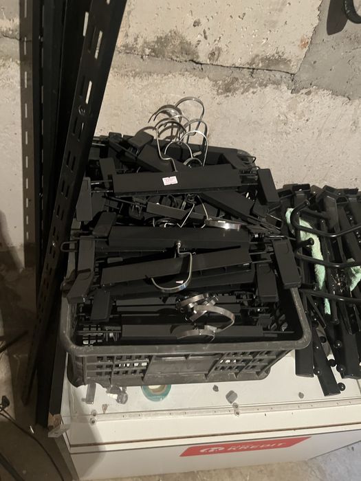 Вешалки для одежды