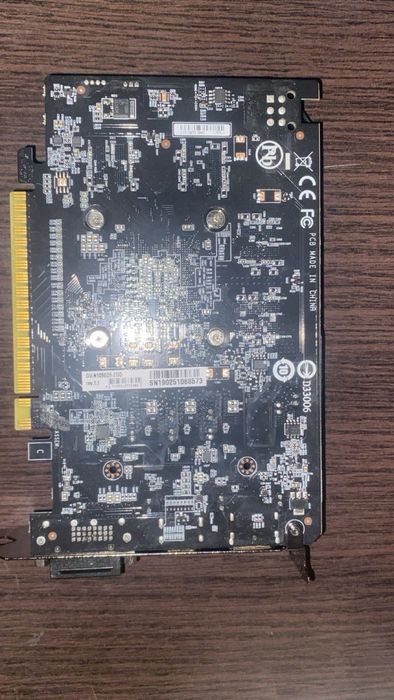 Placi video gtx 1050,750,w5100