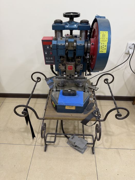 Remen va Sumka ishlab chiqarish uchun stanoklar