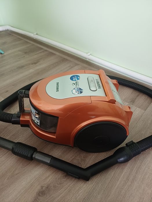 Пылесос Samsung 1600W