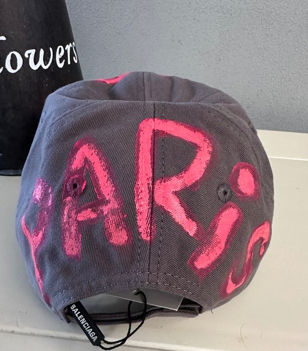 Шапка с козирка Balenciaga