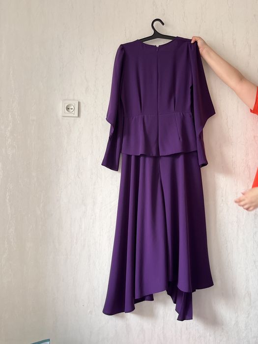 Платье с необычным дизайном от KAMEYA