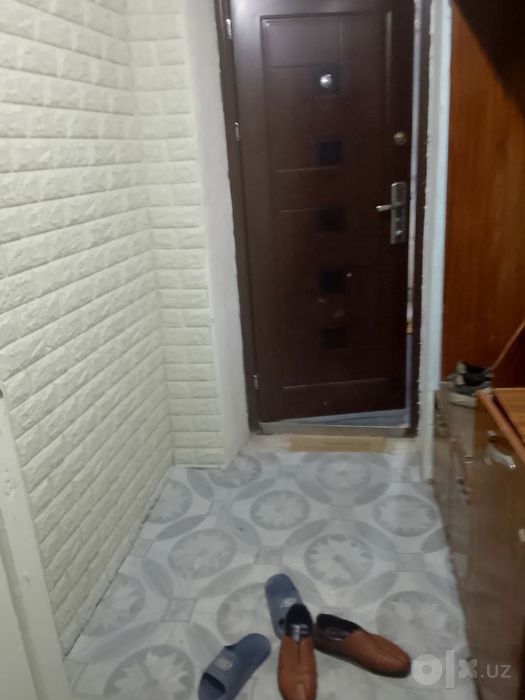 Срочно 2 хонали квартира сотилади