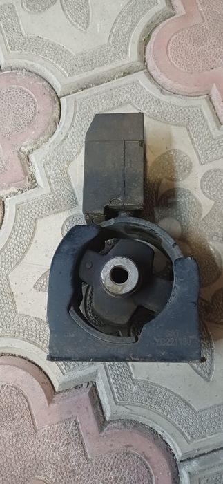 Подушки двигателя ТОЙОТА МАТРИКС  1.8