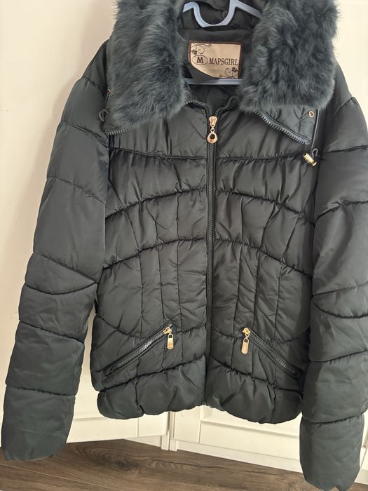 Дамско зимно яке със заешка яка, M