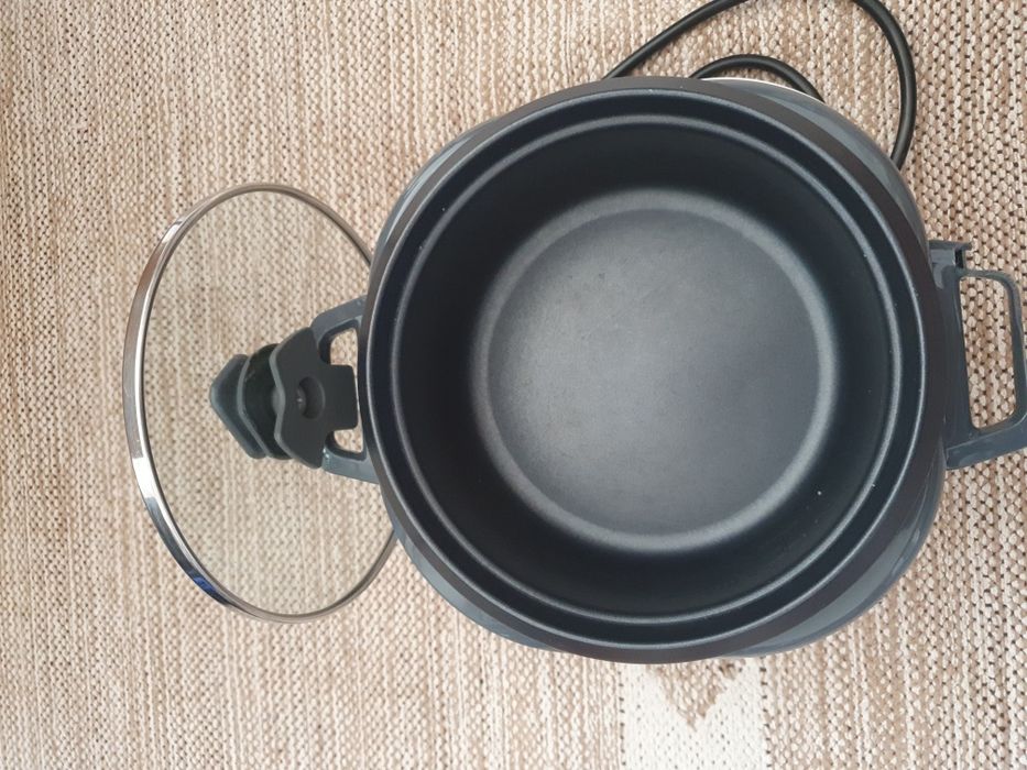 Aparat gătit orez / Multicooker / Ricecooker Russell Hobbs