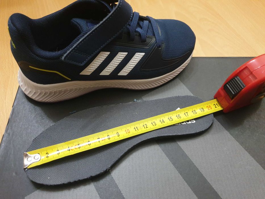 Adidasi originali Adidas marime 31 talpic 20cm ca noi