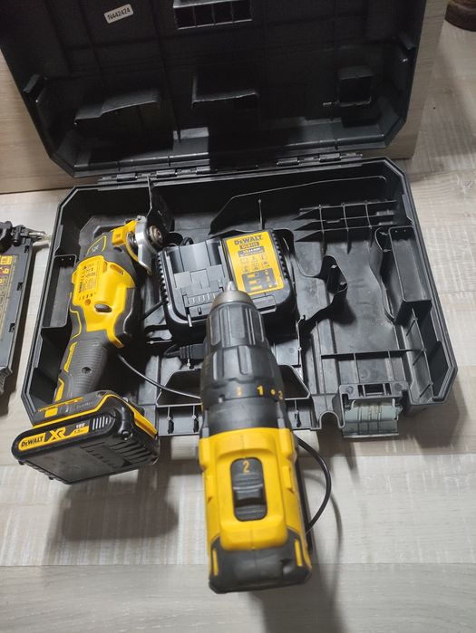 Set scule profesionale DeWalt Brushless pistol cuie multifuncțional