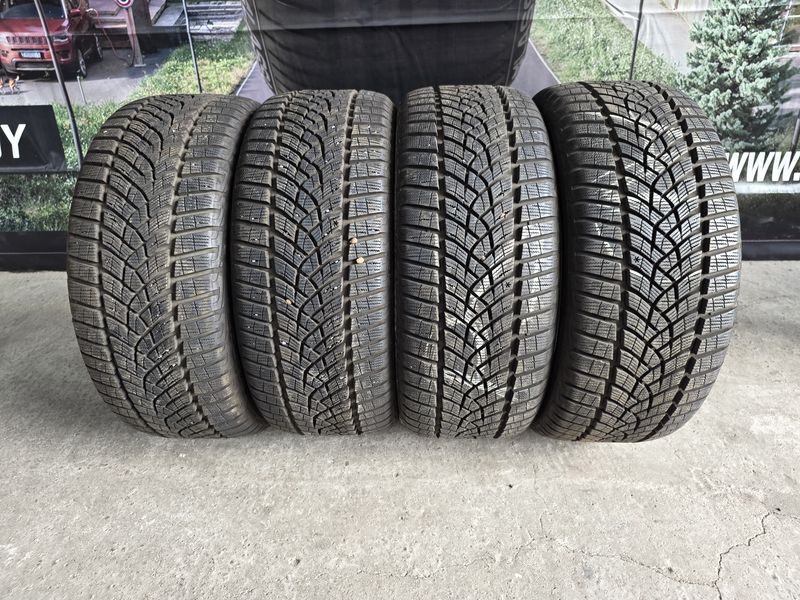 235/45/18 Goodyear 4бр